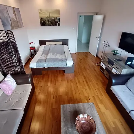 Appartamento Central City Apartments Belgrado